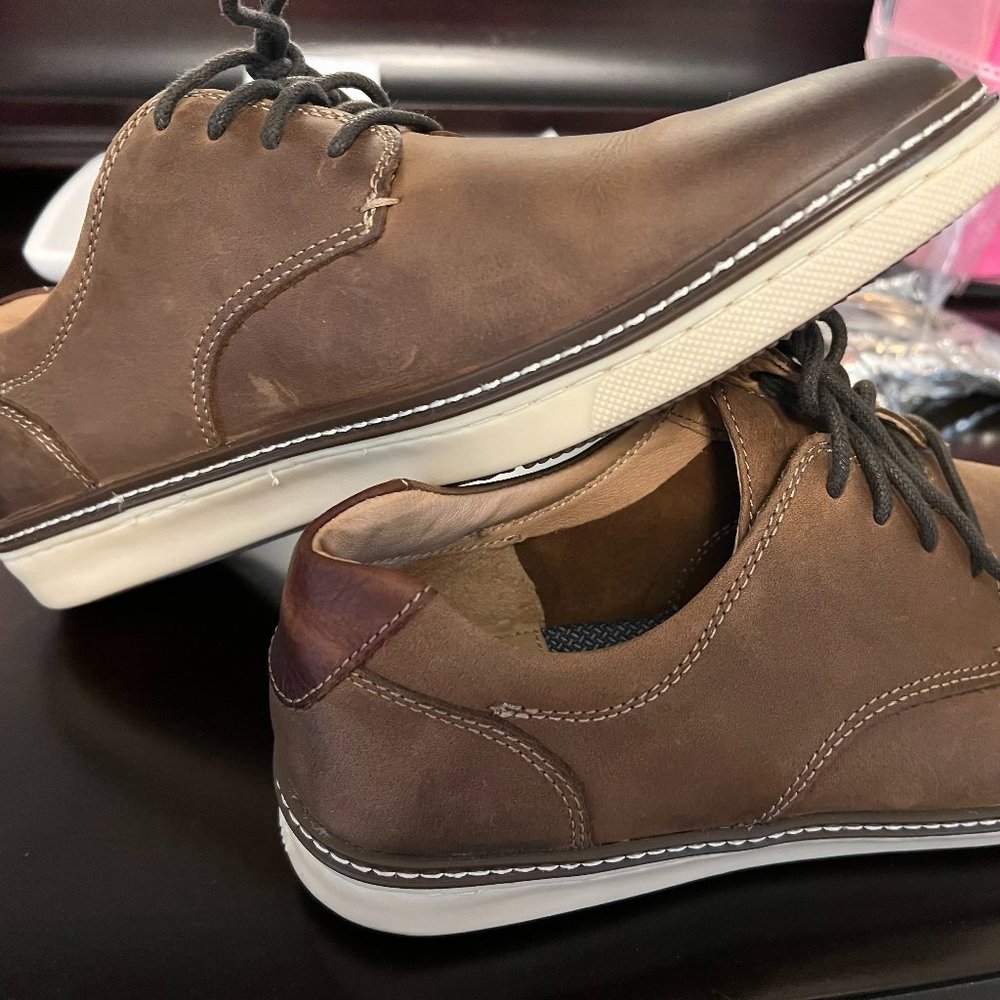 Johnston & Murphy  McGuffey Casual Plain Toe Sneaker